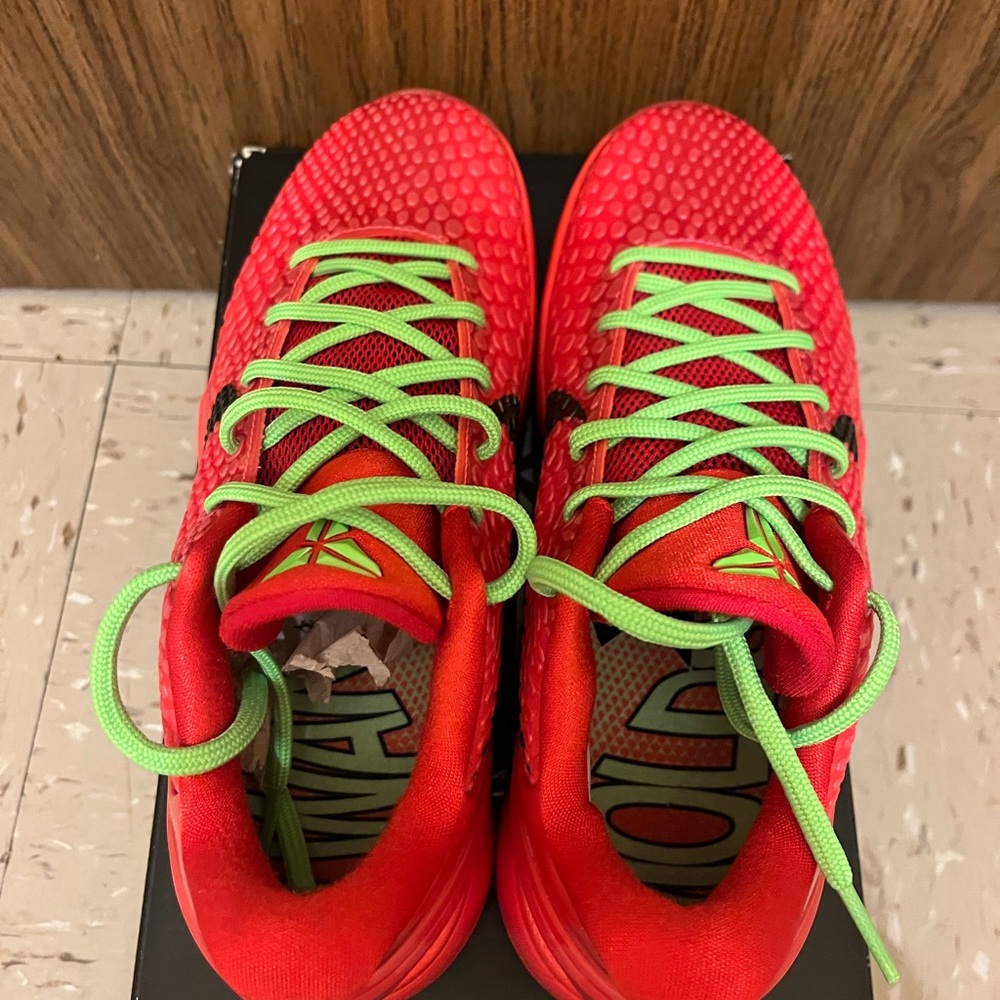 Nike Kobe Reverse Grinch - Picture 4 of 15